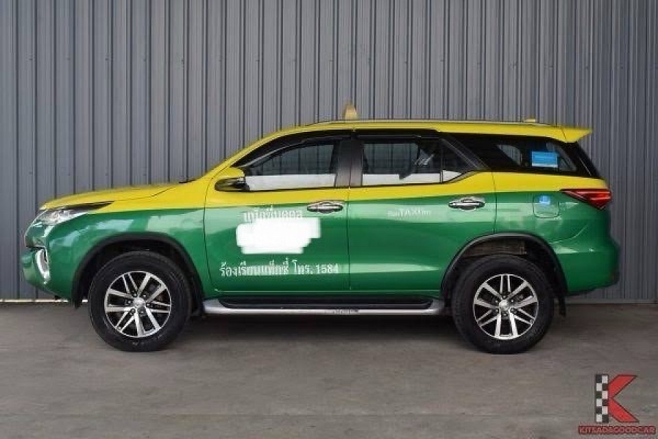 Taxi Fortuner